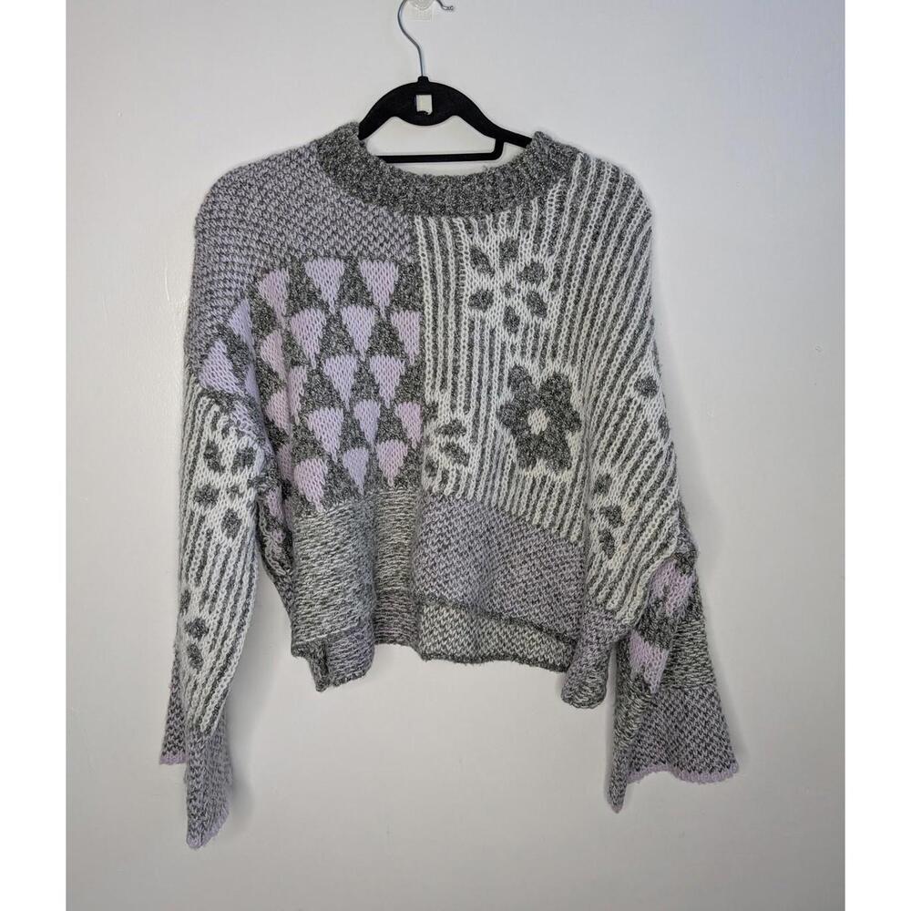 Sincerely Jules Sweater Pullover Womens Medium Gray Purple Floral Bell Sleeve